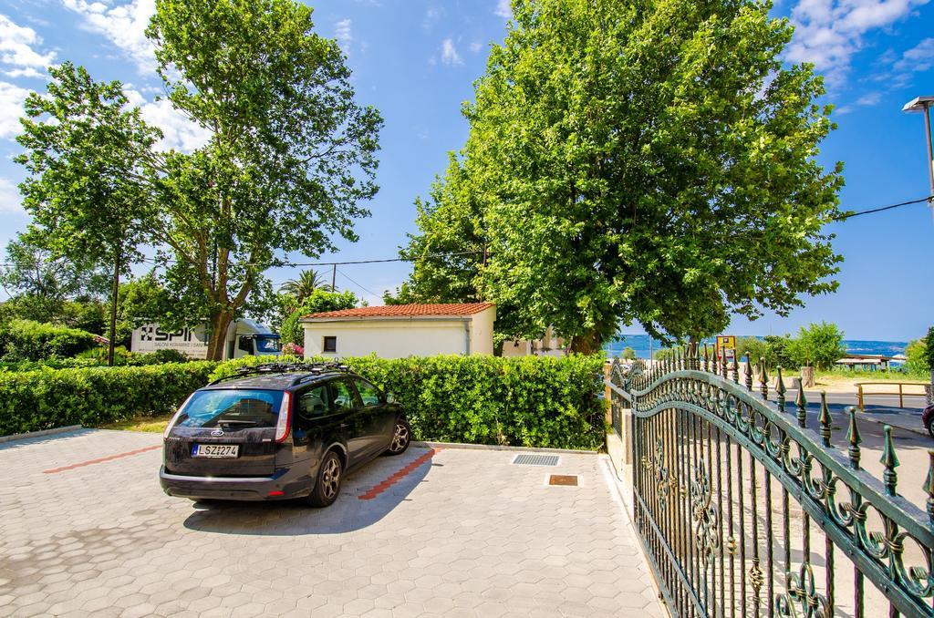 Apartments Mijo Dugi Rat Luaran gambar