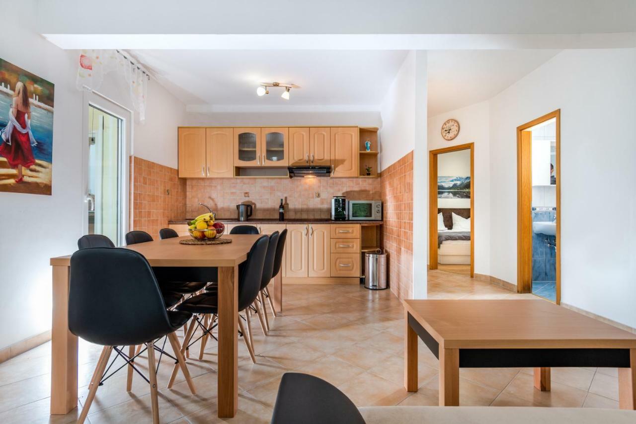 Apartments Mijo Dugi Rat Luaran gambar